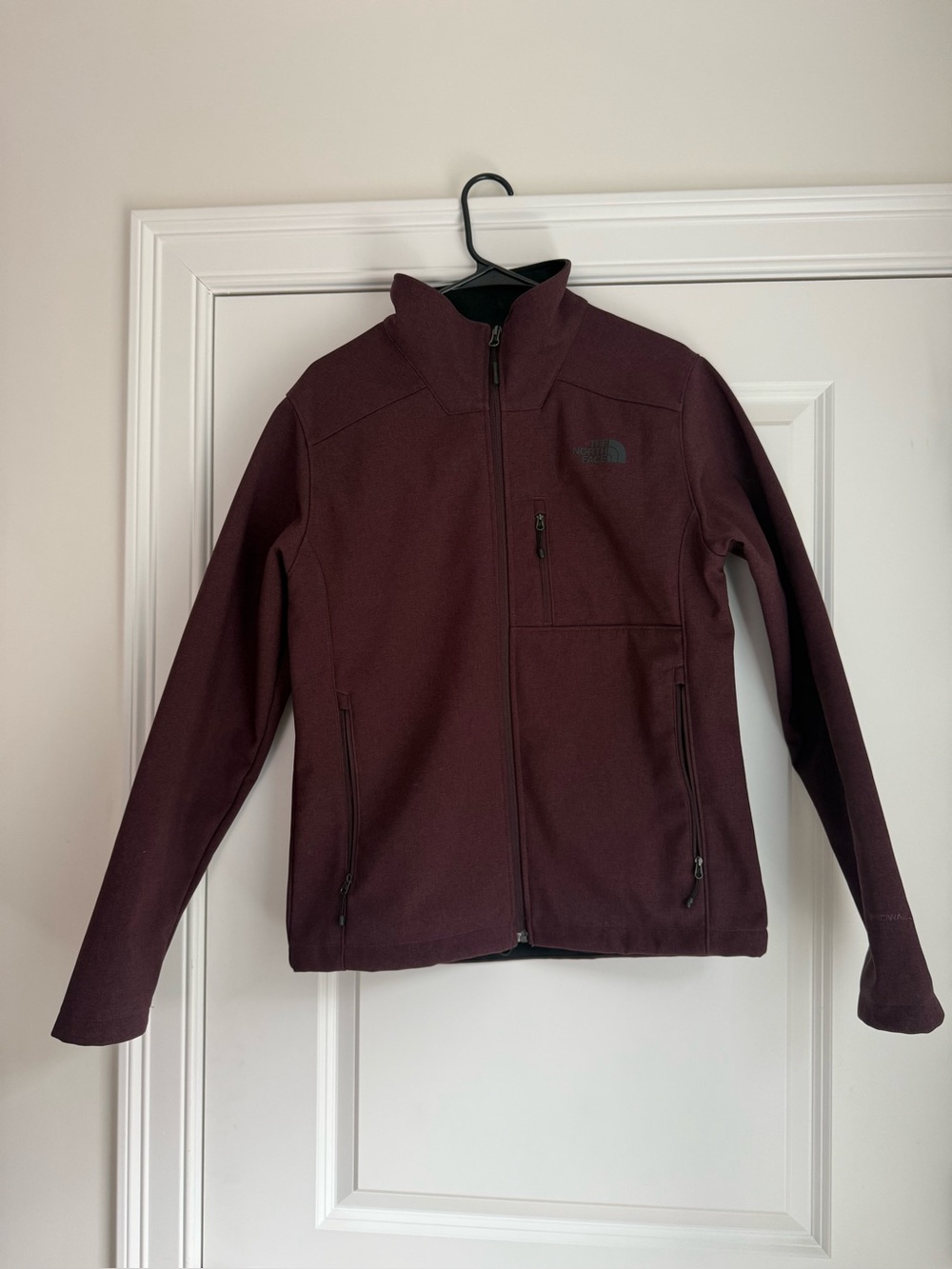 The North Face Men's Performance Softshell Jacket - Burgundy